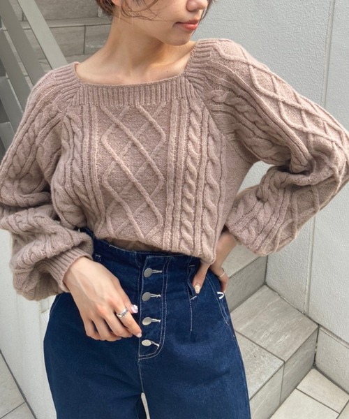 OLIVE des OLIVE（オリーブデオリーブ）の「スクエアネックケーブルニット（ニット/セーター・レディース・ライトブラウン/ミント/ラベンダー/オフホワイト・FREE）」の2枚目の写真