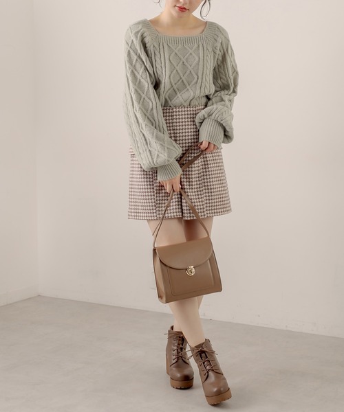 OLIVE des OLIVE（オリーブデオリーブ）の「スクエアネックケーブルニット（ニット/セーター・レディース・ライトブラウン/ミント/ラベンダー/オフホワイト・FREE）」の17枚目の写真