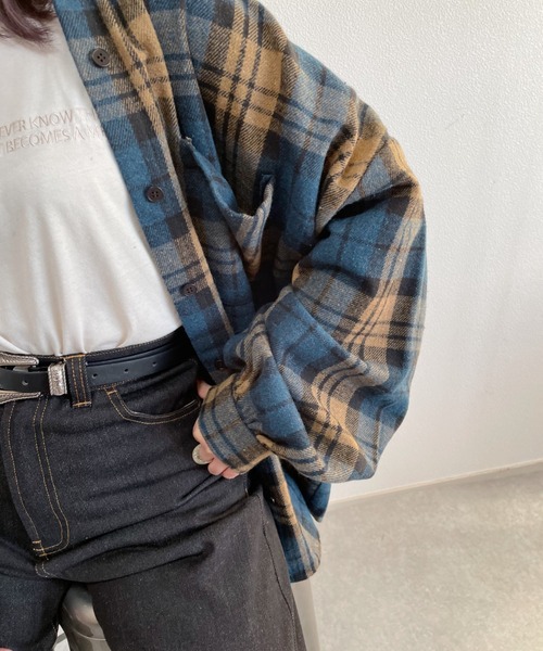nemne store（ネンネストア）の「コスモスが揺れるアソートキモウチェックシャツ（シャツ/ブラウス・レディース・ブラウン/ネイビー/ベージュ・F）」の17枚目の写真