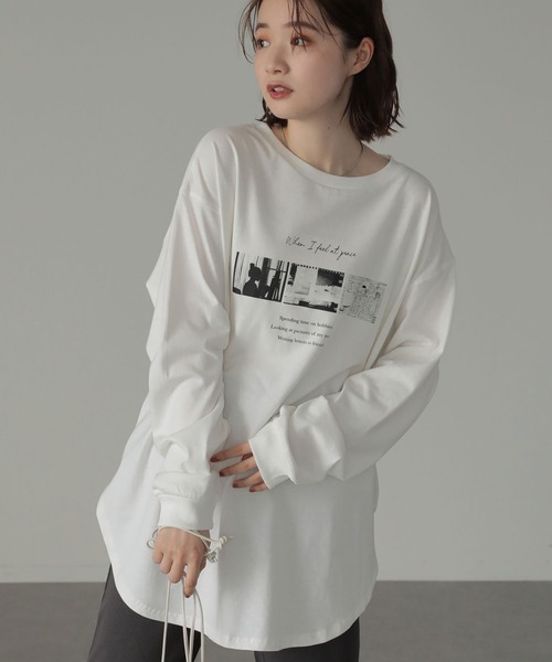 AMERICAN HOLIC（アメリカンホリック）の「転写裾ラウンドカットチュニック（Tシャツ/カットソー・レディース・ホワイト/チャコールグレー/オフホワイト・M/L）」の2枚目の写真