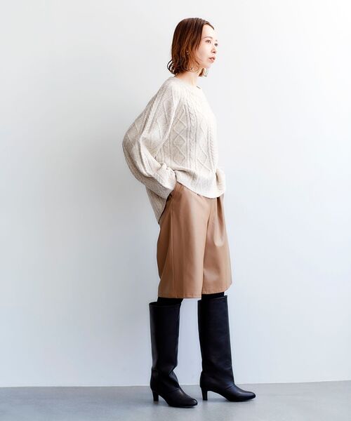 le.coeur blanc(ルクールブラン)の「フェイクレザーハーフパンツ(その他パンツ・レディース・キャメル/ダークブラウン・38)」の11枚目の写真