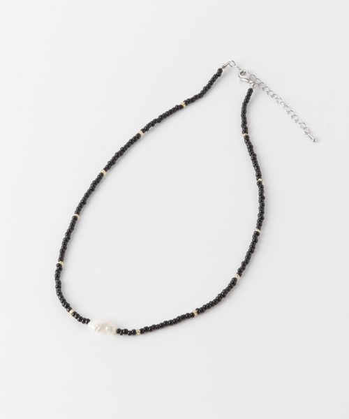 URBAN RESEARCH（アーバンリサーチ）の「マルチビーズ×淡水パールネックレス（ネックレス・レディース・ブラック/グリーン・-）」の2枚目の写真