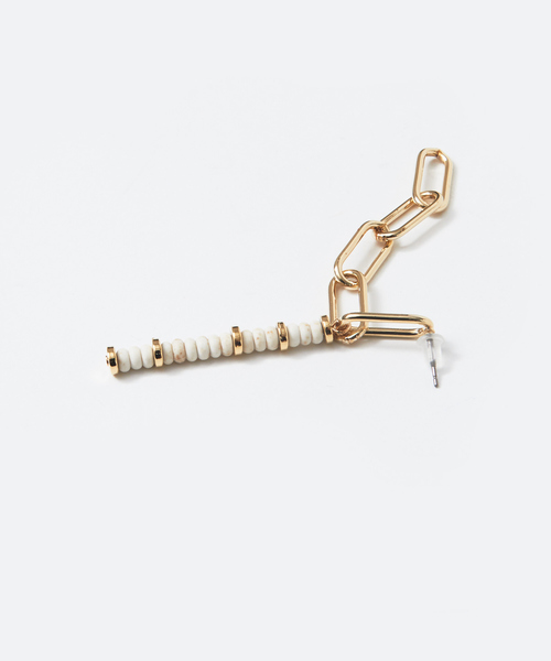 qualite(カリテ)の「ハウライトチェーンピアス(ピアス(両耳用)・レディース・ゴールド・フリー)」の3枚目の写真