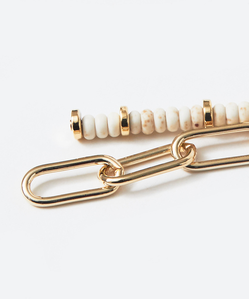 qualite(カリテ)の「ハウライトチェーンピアス(ピアス(両耳用)・レディース・ゴールド・フリー)」の7枚目の写真