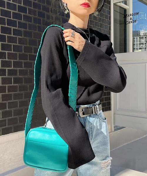 PAGEBOY（ページボーイ）の「ステッチスクエアショルダー（ショルダーバッグ・レディース・ブラック/グリーン・ONE SIZE）」の4枚目の写真