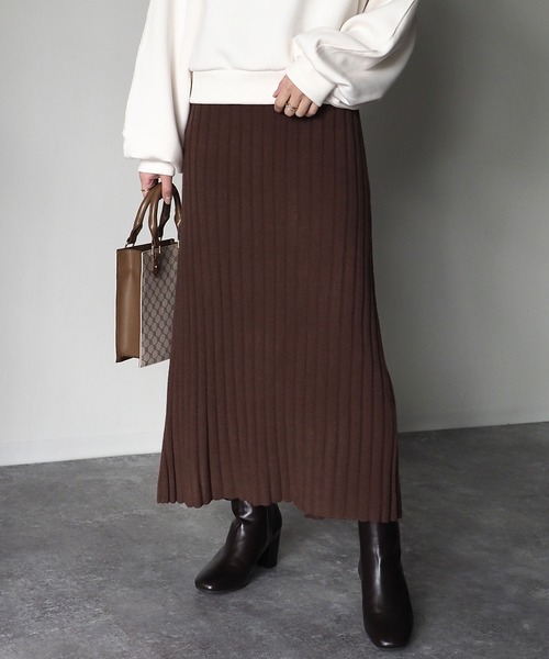 Riberry(リベリー)の「ワイドリブニットスカート(スカート・レディース・ブラウン/アイボリー/グレイッシュベージュ・MEDIUM)」の1枚目の写真