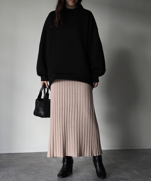 Riberry(リベリー)の「ワイドリブニットスカート(スカート・レディース・ブラウン/アイボリー/グレイッシュベージュ・MEDIUM)」の14枚目の写真