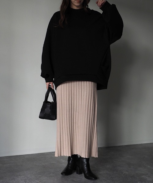 Riberry(リベリー)の「ワイドリブニットスカート(スカート・レディース・ブラウン/アイボリー/グレイッシュベージュ・MEDIUM)」の6枚目の写真