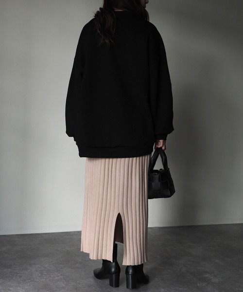 Riberry(リベリー)の「ワイドリブニットスカート(スカート・レディース・ブラウン/アイボリー/グレイッシュベージュ・MEDIUM)」の13枚目の写真