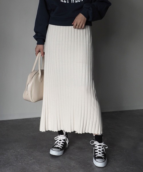 Riberry(リベリー)の「ワイドリブニットスカート(スカート・レディース・ブラウン/アイボリー/グレイッシュベージュ・MEDIUM)」の12枚目の写真