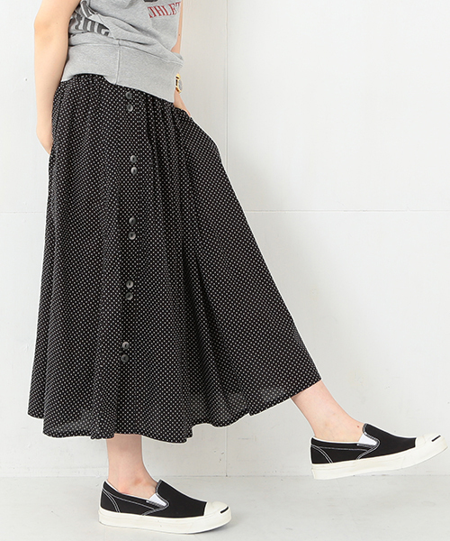 BEAMS BOY（ビームスボーイ）の「BEAMS BOY / ドット サイドボタン ギャザースカート（スカート・レディース・ブラック/ネイビー・ONE SIZE）」の22枚目の写真