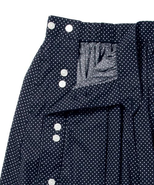 BEAMS BOY（ビームスボーイ）の「BEAMS BOY / ドット サイドボタン ギャザースカート（スカート・レディース・ブラック/ネイビー・ONE SIZE）」の16枚目の写真