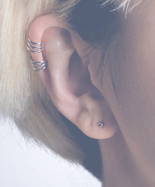YArKA(ヤーカ)の「【YArKA/ヤーカ】silver925 3line ear cuff 2/シンプルイヤーカフ シルバー925(イヤーカフ・レディース・シルバー・FREE)」の5枚目の写真