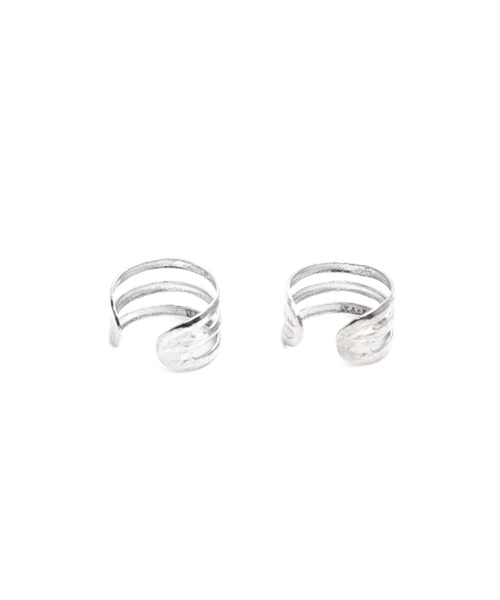 YArKA(ヤーカ)の「【YArKA/ヤーカ】silver925 3line ear cuff 2/シンプルイヤーカフ シルバー925(イヤーカフ・レディース・シルバー・FREE)」の2枚目の写真