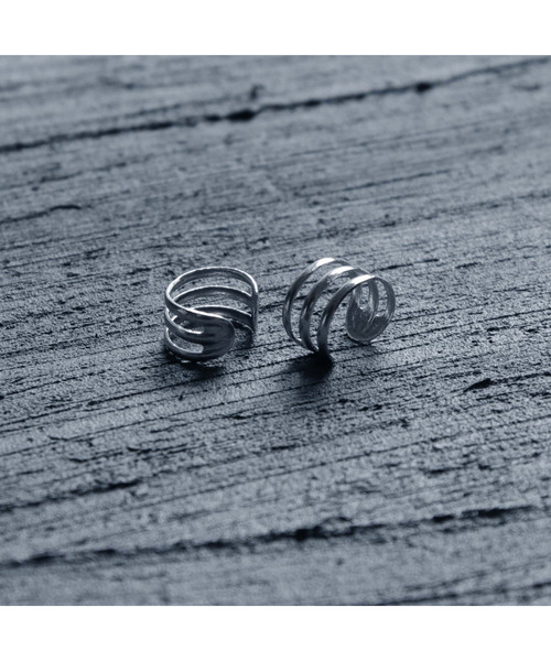 YArKA(ヤーカ)の「【YArKA/ヤーカ】silver925 3line ear cuff 2/シンプルイヤーカフ シルバー925(イヤーカフ・レディース・シルバー・FREE)」の3枚目の写真
