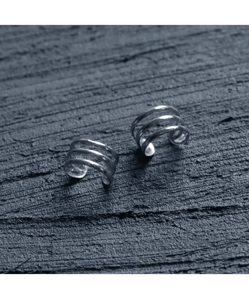 YArKA(ヤーカ)の「【YArKA/ヤーカ】silver925 3line ear cuff 2/シンプルイヤーカフ シルバー925(イヤーカフ・レディース・シルバー・FREE)」の6枚目の写真