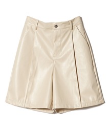 ヴィーガンレザーできれいにショートパンツ
