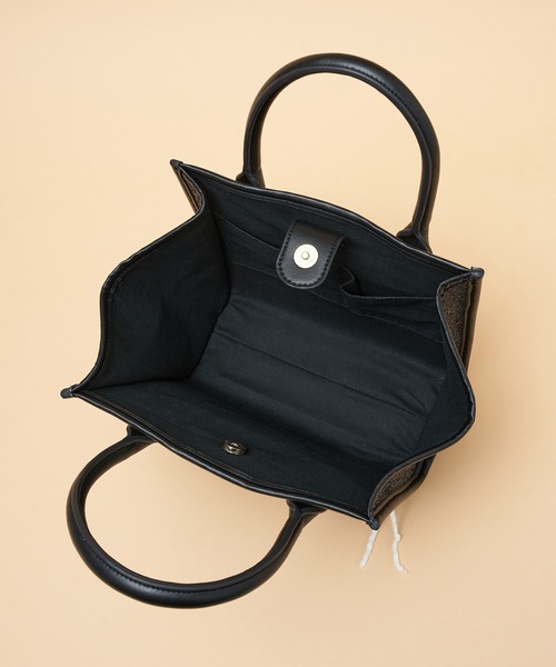 LANVIN en Bleu（ランバンオンブルー）の「ロゴ刺しゅうサマーバッグ（かごバッグ・レディース・ブラック/ベージュ・FREE）」の10枚目の写真