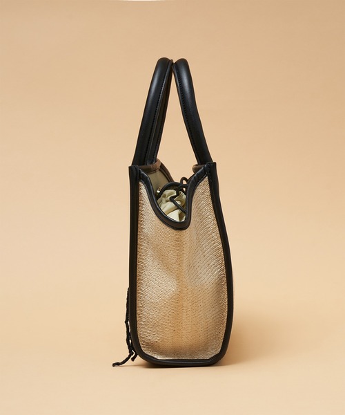 LANVIN en Bleu（ランバンオンブルー）の「ロゴ刺しゅうサマーバッグ（かごバッグ・レディース・ブラック/ベージュ・FREE）」の6枚目の写真