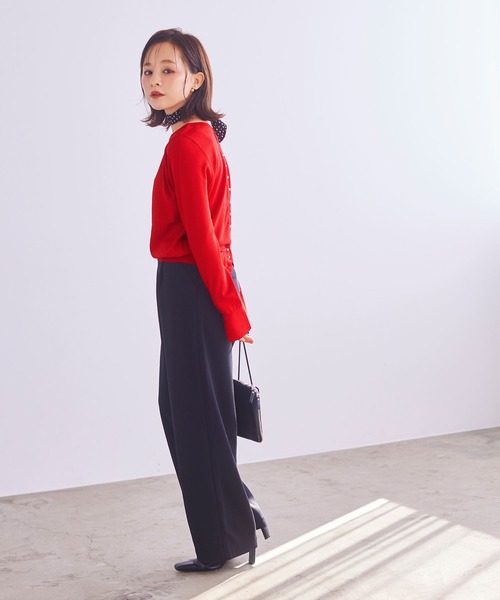 KOBE LETTUCE（コウベレタス）の「前後で着られるパールボタンニットカーディガン（カーディガン/ボレロ・レディース・レッド/ベージュ/ブラック/ホワイト系/ブラック系/ネイビー系・M/S）」の11枚目の写真