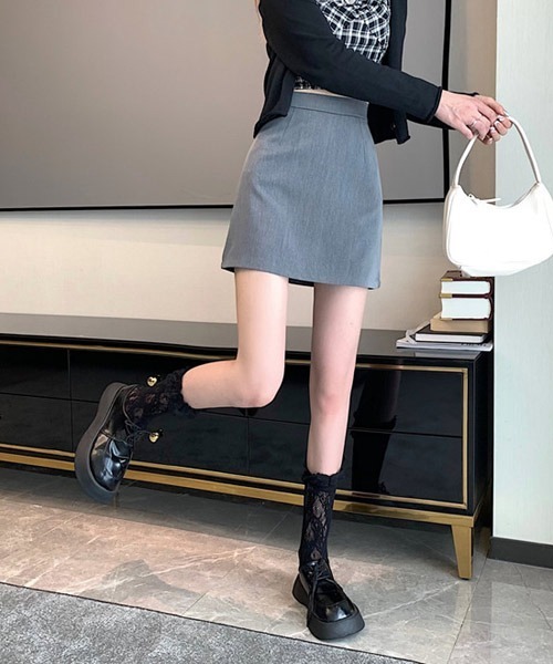 urge:(アージコロン )の「【URGE:】台形 タック ミニスカート(スカート・レディース・ブラック/グレー/チェック・MEDIUM/X-LARGE/SMALL/LARGE)」の5枚目の写真