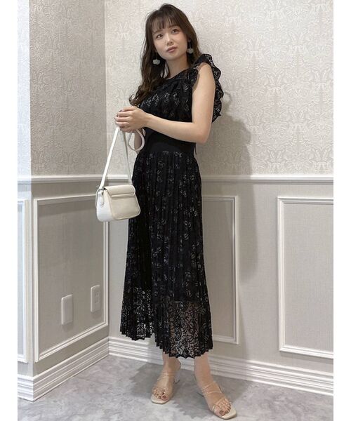 dazzlin（ダズリン）の「フリルリブマークプリーツワンピース（ワンピース・レディース・ブラック/オフホワイト・FREE）」の2枚目の写真