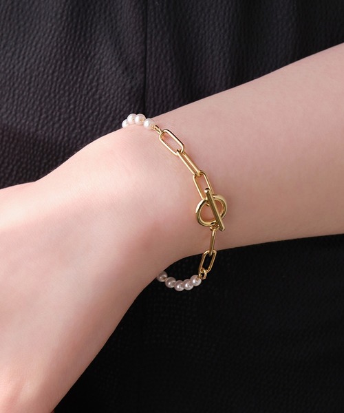 Phoebe(フィービィー)の「オルタネイトパールチェーンブレスレット(ブレスレット・レディース・イエローゴールド・FREE)」の1枚目の写真