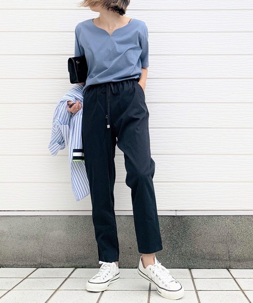 Q（キュー）の「コットンツイルイージーパンツ（その他パンツ・レディース・ブラック/オリーブ/アイボリー・MEDIUM）」の8枚目の写真