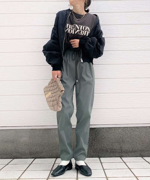 Q（キュー）の「コットンツイルイージーパンツ（その他パンツ・レディース・ブラック/オリーブ/アイボリー・MEDIUM）」の20枚目の写真