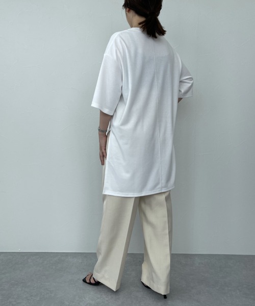 ReNorm（リノーム）の「ラウンドヘムルーズシルエットTシャツ（Tシャツ/カットソー・レディース・ホワイト/ブラック/ピンク/グレイッシュベージュ・フリー）」の12枚目の写真