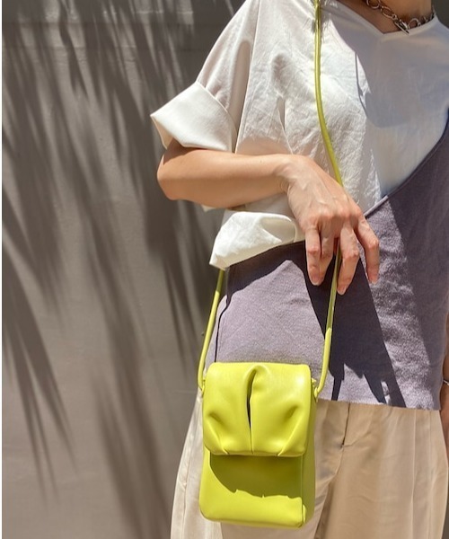 L.H.P（エルエイチピー）の「courage/クラージュ/ミニショルダーバッグ（ショルダーバッグ・レディース・ブラック/グレー/イエロー/ミント・F）」の3枚目の写真