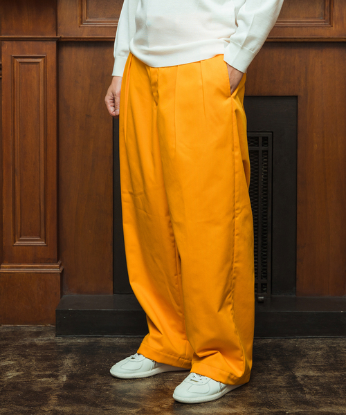 EDIFICE(エディフィス)の「【LA BOUCLE / ラブークル】2タック HUGEASY T/C ツイル イージーパンツ(その他パンツ・メンズ・ナチュラル/ブラウン/グリーン/ネイビー/イエロー・2/1)」の5枚目の写真