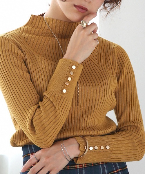 Bou Jeloud(ブージュルード)の「ヒートハイネック袖釦トップス(ニット/セーター・レディース・ブラック/マスタード/モカ/ブルーグリーン/A/オフホワイト/ブルー/レッド/ピンクベージュ・FREE)」の11枚目の写真