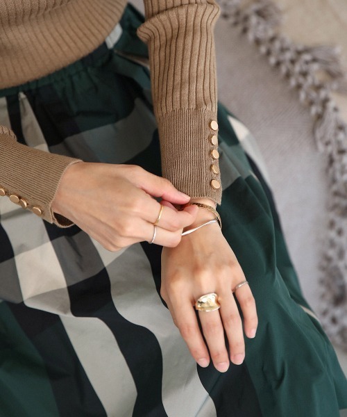 Bou Jeloud(ブージュルード)の「ヒートハイネック袖釦トップス(ニット/セーター・レディース・ブラック/マスタード/モカ/ブルーグリーン/A/オフホワイト/ブルー/レッド/ピンクベージュ・FREE)」の20枚目の写真