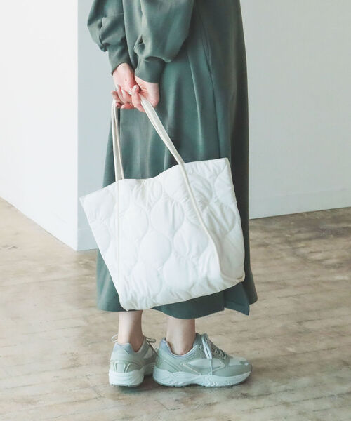 B:MING by BEAMS（ビーミングバイビームス）の「B:MING by BEAMS / キルティング トートバッグ（トートバッグ・レディース・ブラック/オフホワイト/グリーン系その他・ONE SIZE）」の14枚目の写真