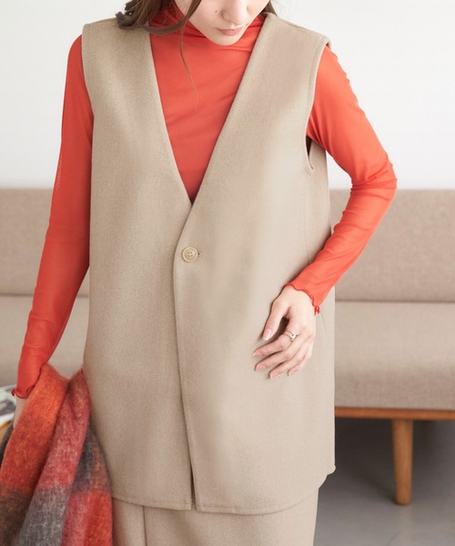 Chaco closet(チャコ クローゼット)の「メルトンVネックワンボタンベスト/ジレ(ベスト・レディース・オートミール/ブラック・FREE)」の3枚目の写真