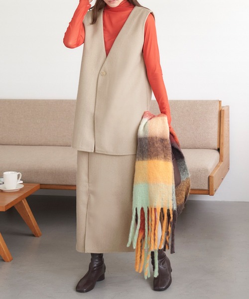 Chaco closet(チャコ クローゼット)の「メルトンVネックワンボタンベスト/ジレ(ベスト・レディース・オートミール/ブラック・FREE)」の9枚目の写真