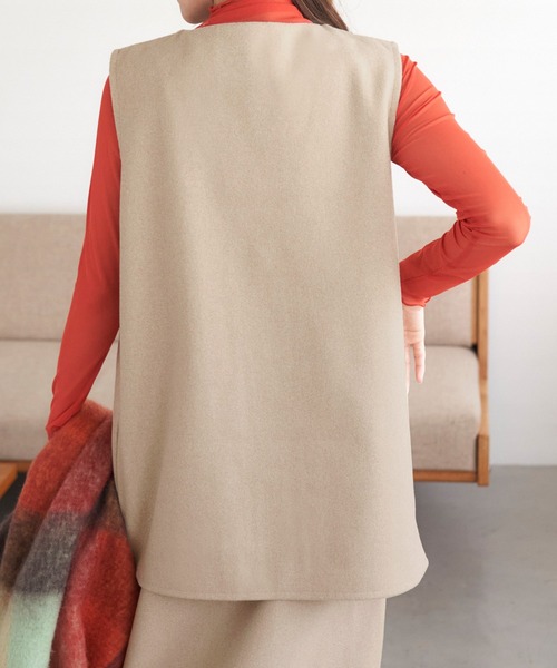 Chaco closet(チャコ クローゼット)の「メルトンVネックワンボタンベスト/ジレ(ベスト・レディース・オートミール/ブラック・FREE)」の19枚目の写真