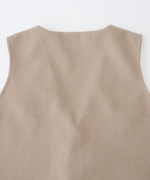 Chaco closet(チャコ クローゼット)の「メルトンVネックワンボタンベスト/ジレ(ベスト・レディース・オートミール/ブラック・FREE)」の18枚目の写真