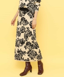 a.v.v Charme ダブルジャガードフラワーニットセットアップ a.v.v Charme ダブルジャガードフラワーニットセットアップ Re