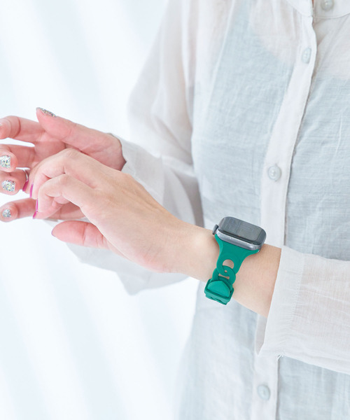 SiNCERE(シンシア)の「Apple Watch Band/アップルウォッチバンド シリコンリングタイプ 〈38-41mm、42-45mm用〉(デジタル腕時計・レディース・ホワイト/ブラック/ダークグリーン/ベージュ/パープル/ネイビー/グレー/ピンク/オレンジ/ライトグリーン/ワイン/グレイッシュベージュ・M/L)」の1枚目の写真