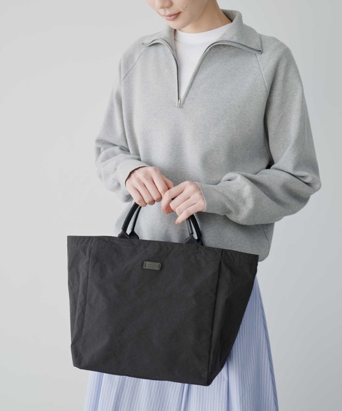 STANDARD SUPPLY（スタンダードサプライ）の「【ECモール限定】スタンダードサプライ / SHRINK NYLON シュリンクナイロン / B TOTE S ビートートエス（トートバッグ・レディース・ブラック/ホワイト/グレー・FREE）」の10枚目の写真