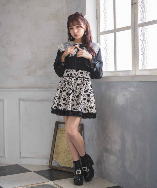 ROJITA(ロジータ)の「花柄フロッキープリントBIGリボンスカート(スカート・レディース・マルチ/アイボリー/ブラック・FREE)」の6枚目の写真