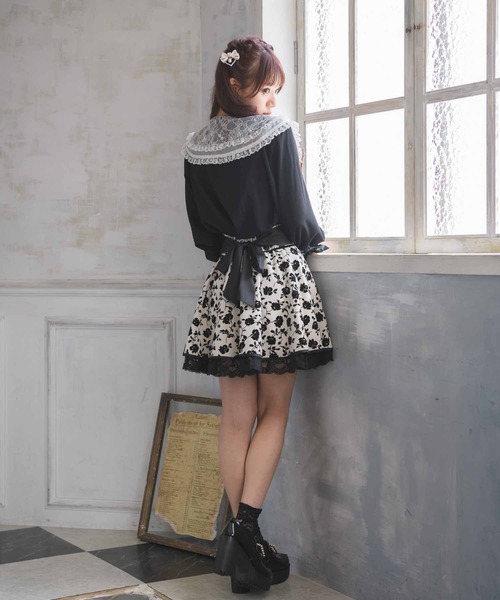 ROJITA(ロジータ)の「花柄フロッキープリントBIGリボンスカート(スカート・レディース・マルチ/アイボリー/ブラック・FREE)」の22枚目の写真