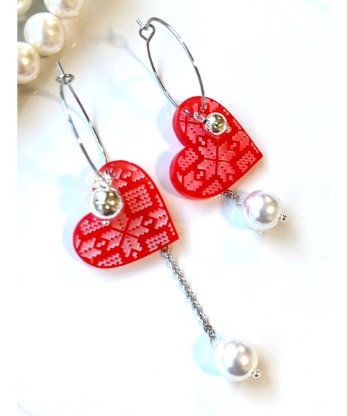 tone(トーン)の「【MUURABBTI】ノルディック柄ハートのフープピアス(MA)(ピアス(両耳用)・レディース・ゴールド/シルバー・FREE)」の5枚目の写真