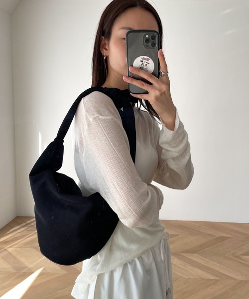 CANAL JEAN（キャナルジーン）の「LE VERNIS(ル・ベルニ) メッシュラップバッグ（ハンドバッグ・レディース・イエロー/ブラック・ONE SIZE）」の4枚目の写真