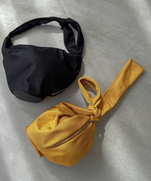 CANAL JEAN（キャナルジーン）の「LE VERNIS(ル・ベルニ) メッシュラップバッグ（ハンドバッグ・レディース・イエロー/ブラック・ONE SIZE）」の6枚目の写真