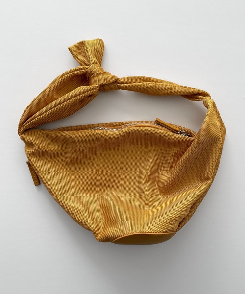 CANAL JEAN（キャナルジーン）の「LE VERNIS(ル・ベルニ) メッシュラップバッグ（ハンドバッグ・レディース・イエロー/ブラック・ONE SIZE）」の8枚目の写真