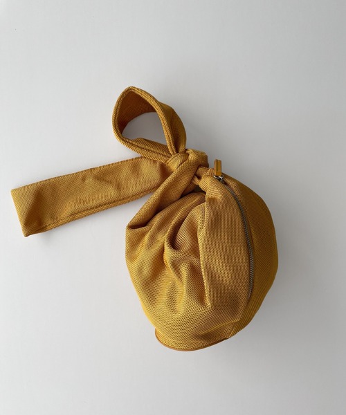 CANAL JEAN（キャナルジーン）の「LE VERNIS(ル・ベルニ) メッシュラップバッグ（ハンドバッグ・レディース・イエロー/ブラック・ONE SIZE）」の9枚目の写真