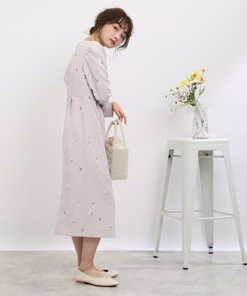 couture brooch（クチュールブローチ）の「◆【上品オトナフェミニン】エンブロフルールドレス（ワンピース・レディース・ライトグレー系/ネイビー系・38/42）」の15枚目の写真